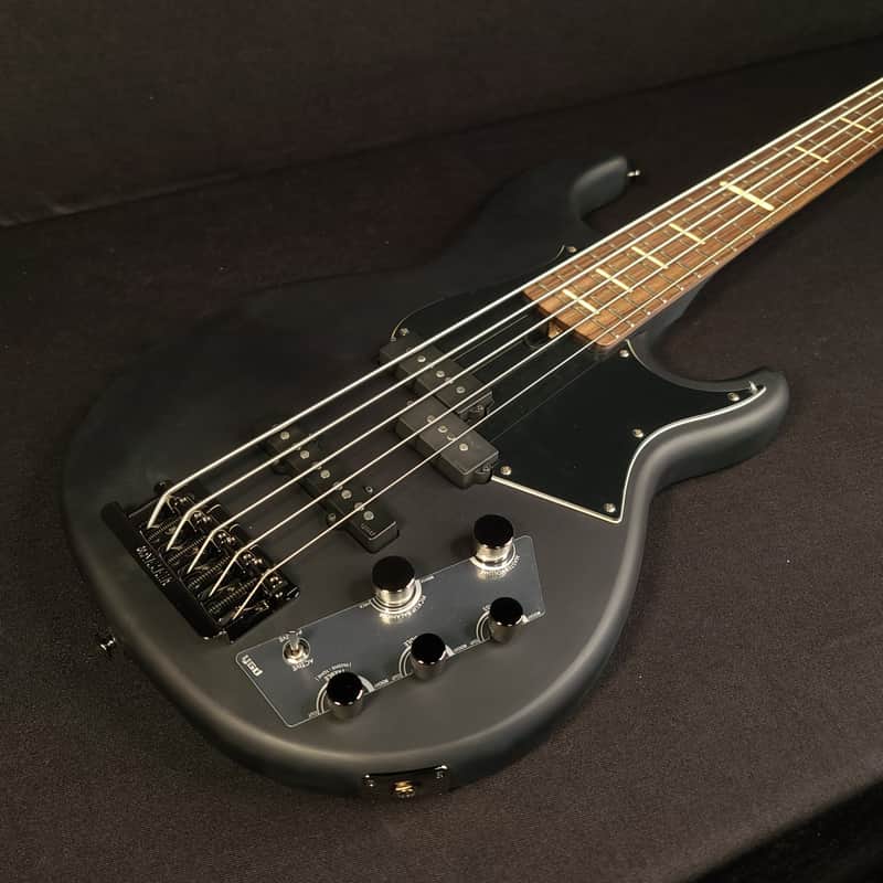 Yamaha BB735A Active 5 String Matte Black Bass w/bag image 1