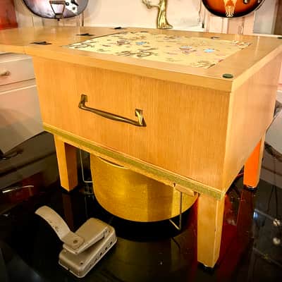 Rotary Connection Vibra-Table MINI PLUS! Leslie/Rotary guitar speaker cabinet/fliptop table with upfiring vintage 10” speaker and 12” downfiring into Leslie. Speed control foot switch. LIGHTS UP! 50 watts/16 ohms 2026 - Blonde wood / gold sparkle image 10