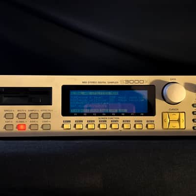 Akai S3000XL MIDI Stereo Digital Sampler with FX Board