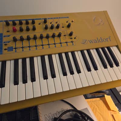 Waldorf Q 61-Key Synthesizer 1999 - 2011 - Yellow image 10