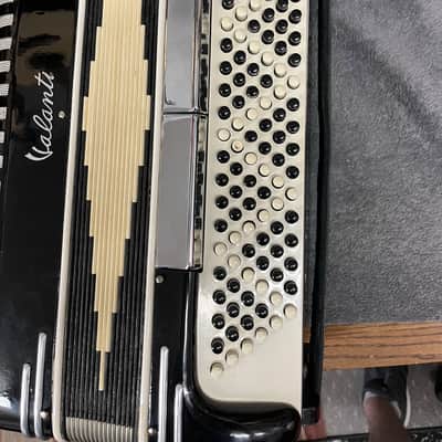 USED Vintage Valanti Professional Piano Accordion, 41/120 comes with case! image 4