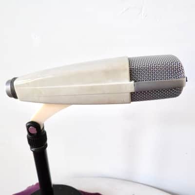 Sennheiser MD 421-2 Cardioid Dynamic Microphone with script logo Bild 4