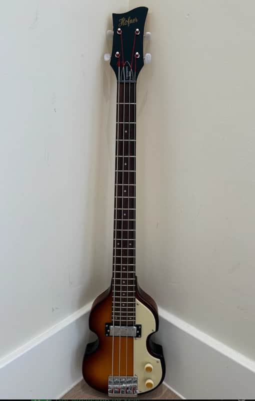 Hofner HCT Shorty Electric Violin Bass Guitar, Sunburst, HCT-SHVB-SB-0. D image 1