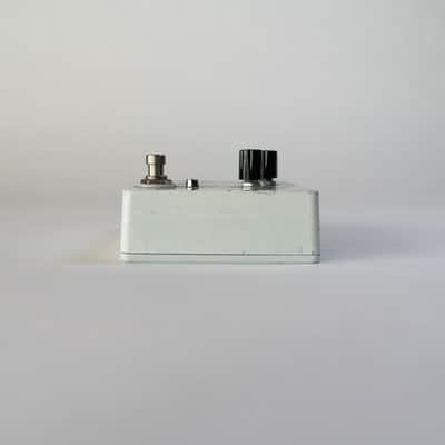 Pro Tone Pedals Civil War Fuzz - White image 4