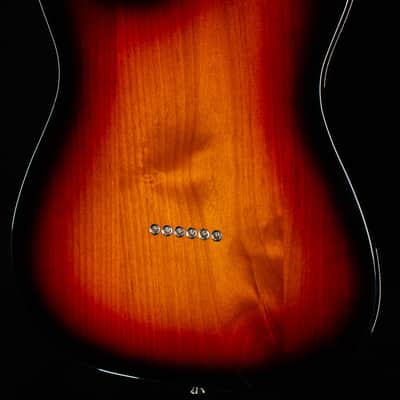 Fender American Professional Classic Hotshot Telecaster Maple Fingerboard 3-Color Sunburst (168) image 2