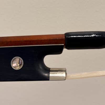 H.R. PFRETZSCHNER A very fine old German violin bow by H.R. Pfretzschner 61 grams 4/4 image 4