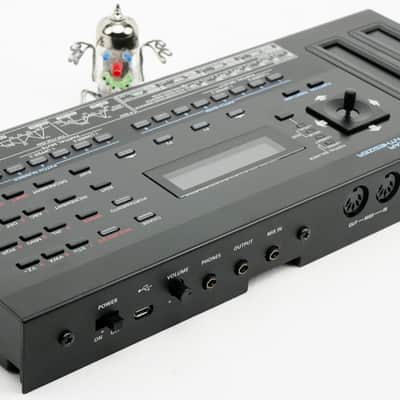 Roland D-05 Boutique Linear Synthesizer + Decksaver + Neuwertig + 1,5J Garantie image 6