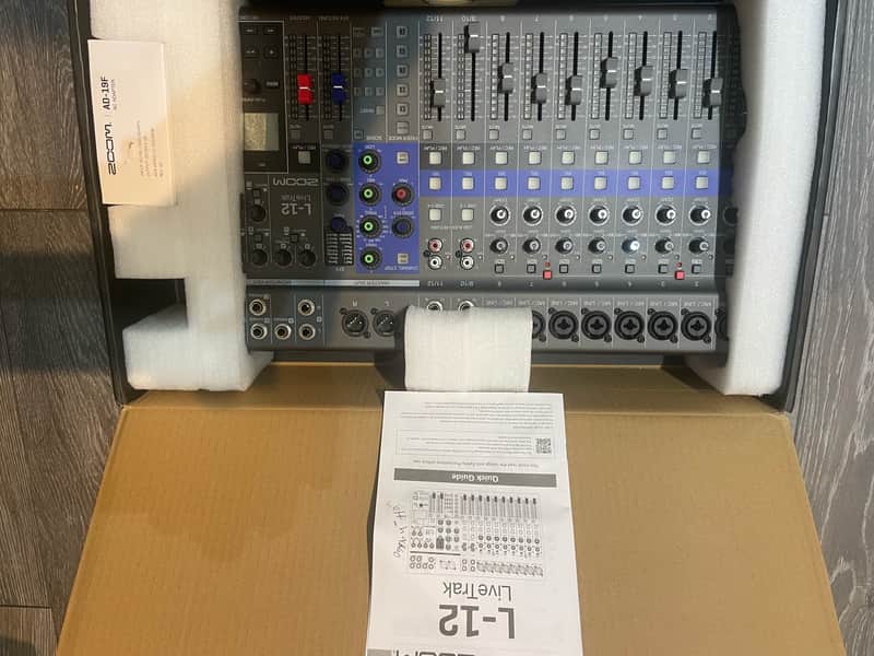 Zoom LiveTrak L-12 Digital Mixer / Recorder 2010s - Grey / Blue image 1