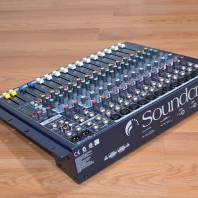 Soundcraft EPM12 12-Channel Mixer image 8