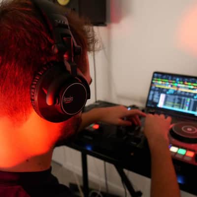 Hercules HDP-DJ-60 Closed-Back, Over-Ear DJ Headphones image 6