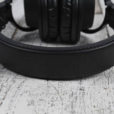 Yamaha HPH-MT5 Closed Back Studio Monitor Headphones Black with Carrying Bag image 8