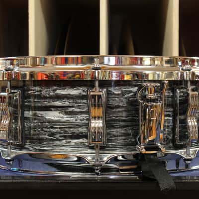 Ludwig 5x14 Classic Maple Snare Drum in Black Oyster Pearl image 4