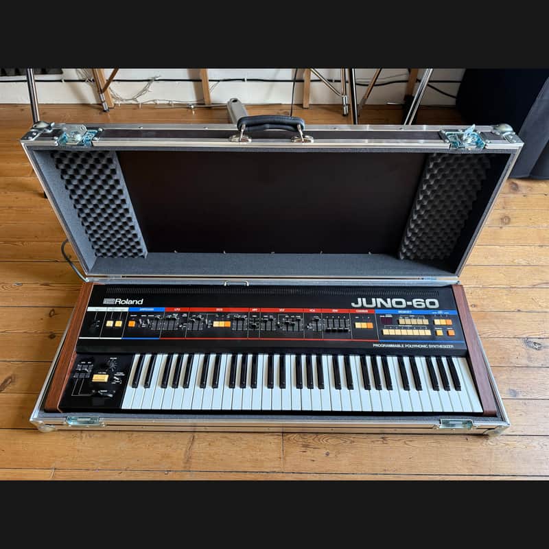 Roland Juno-60 + Flight Case (1982) image 1