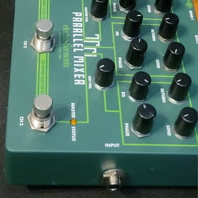 Electro-Harmonix Tri Parallel Mixer Effects Loop Mixer/Switcher image 3