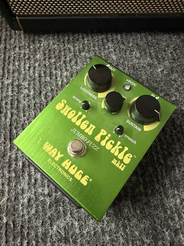 Way Huge WHE401 Swollen Pickle MkII Jumbo Fuzz