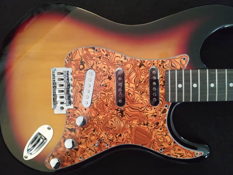 ~Cashified~ Indio Strat-Style w/Deluxe Gig-Bag image 1