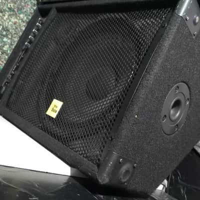 the box MA120 MKII Active Woofer de 12" y Tweeter 120W (RMS a 4 Ohmios) 80Hz - 16KHz +/-3dB SPL máximo: 120dB image 7