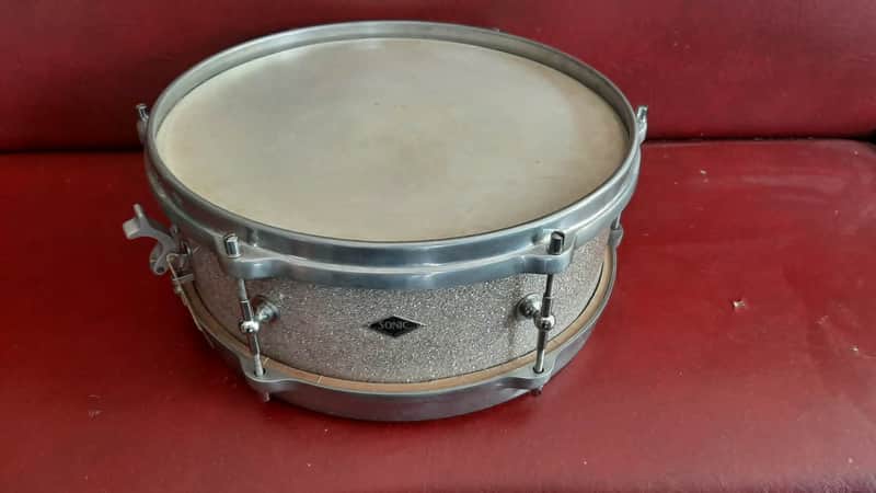SONIC (Capelle) French Snare drum 1947-1957 - Jazz. . Siver very light green sparkle image 1