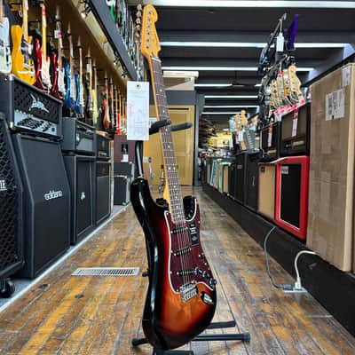 Fender Limited Edition Player II Stratocaster 3-Color Sunburst w/Tortoiseshell Pickguard image 5