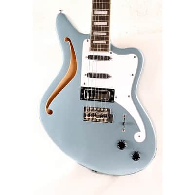 D'Angelico Premier Series Bedford SH Limited-Edition Electric Guitar with Tremolo Regular Ice Blue Metallic image 3