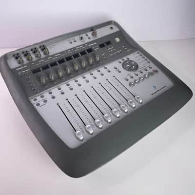 Digidesign Digi 002 Console Firewire Audio Interface with Control Surface 2000s - Gray image 2