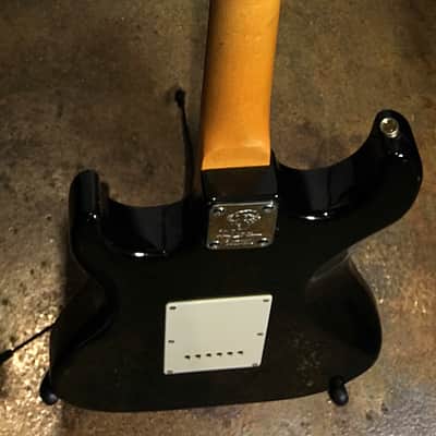 Lyon by Washburn Strat Black image 5