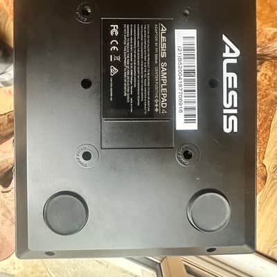 Alesis SamplePad 4 Compact 4-Pad Percussion and Sample-Triggering Instrument 2010s - Black image 5