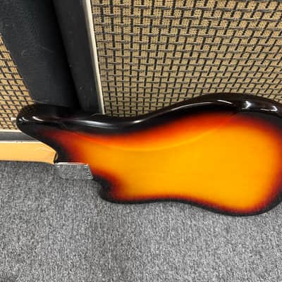 Fender American Vintage '65 Jazzmaster 2017 - 3-Color Sunburst image 10