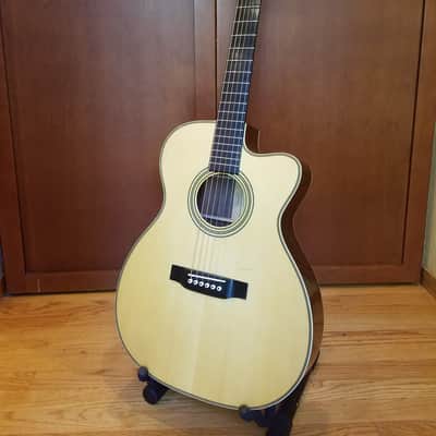 Martin OMC-28M Laurence Juber signature custom edition, Madagascar/Adirondack image 2