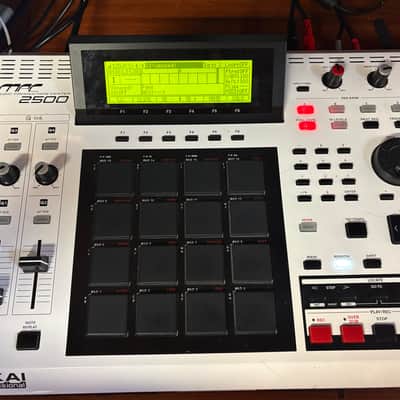 Akai MPC 2500 LE WHITE