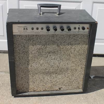 Realistic Carnival 34 Amplifier #517 oct25 1960's - wood image 1