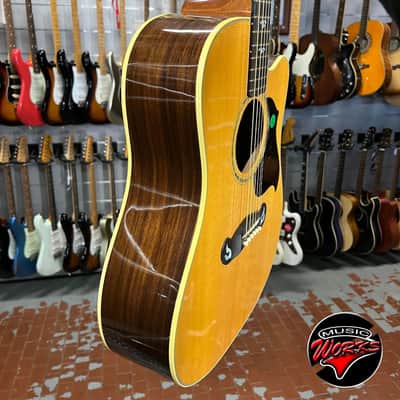 Gibson   Dove Artist Cutaway image 7