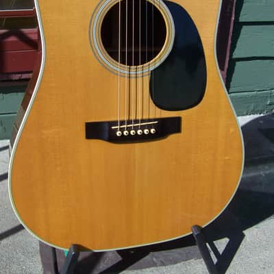 Martin D-28 1977 w/ohsc excellent+ image 2