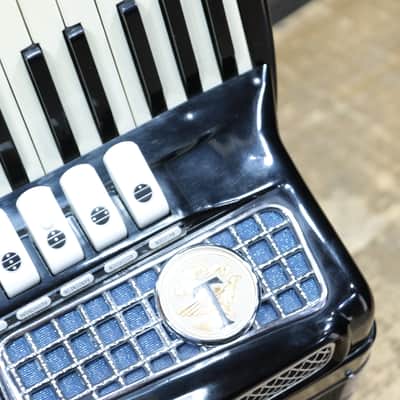 Titano Model Virtuoso 120-Bass 41-Key 11-Treble Switch Piano Accordion w/Case image 16