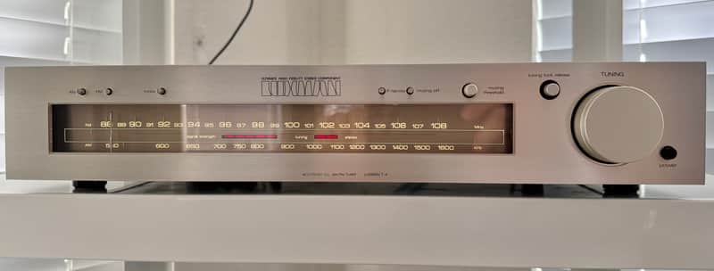 Luxman T-4 'ACCUTOUCH' AM/FM Tuner · Stunning Condition w/ Original Box and Manual !!! image 1