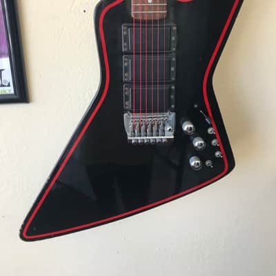 Harmony Explorer Black and red image 1