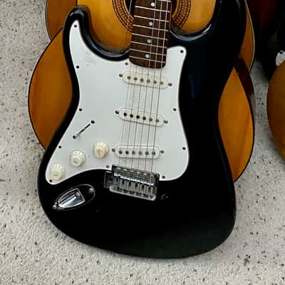 Samick Left-Handed LS-11 / BK Stratocaster Style 2000's image 2