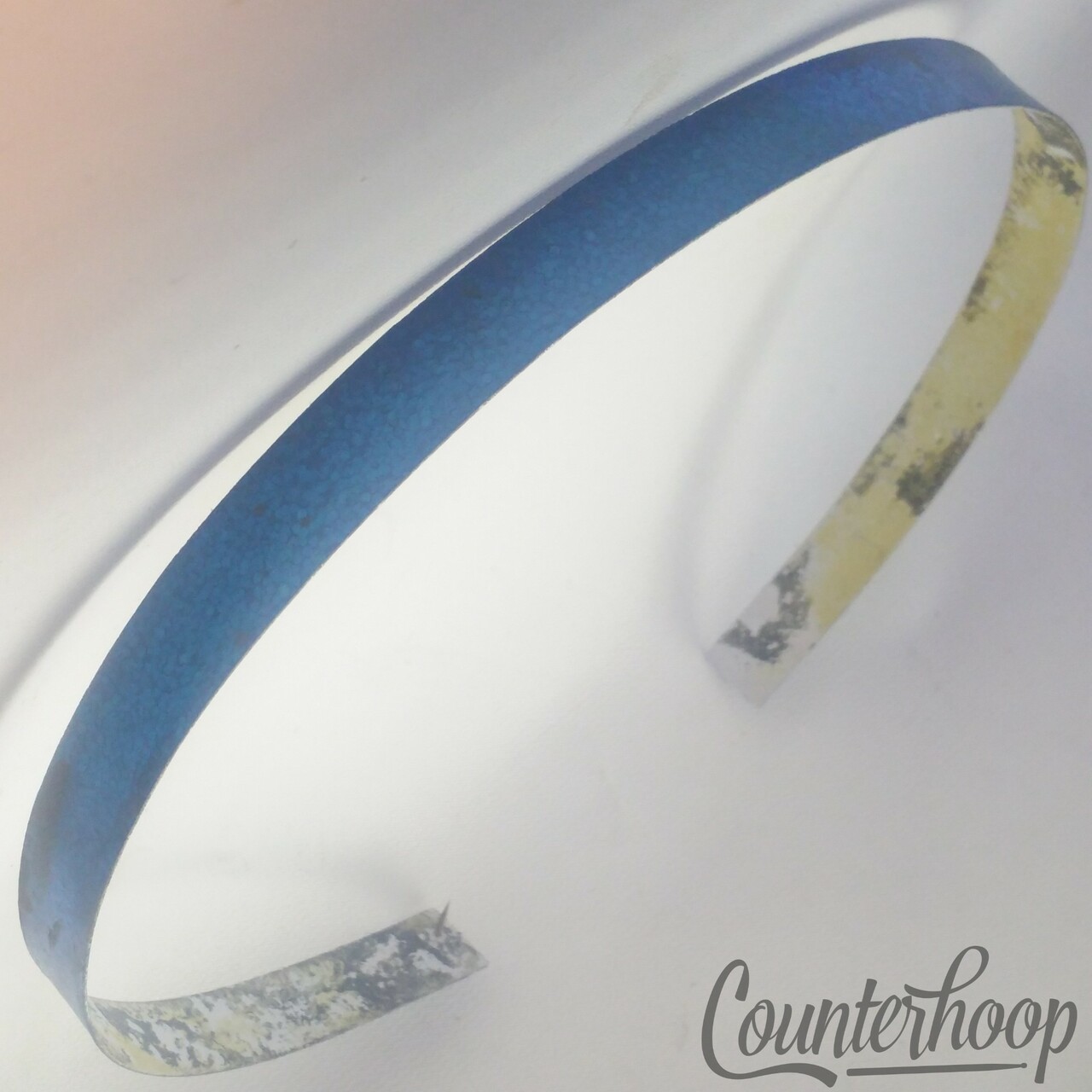 Ludwig Blue Sparkle Bass Drum Hoop/Rim Inlay 9/16" 19 7/8" Wrap Vintage 60s — main photograph