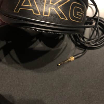 AKG K240 - Black and Gold image 3