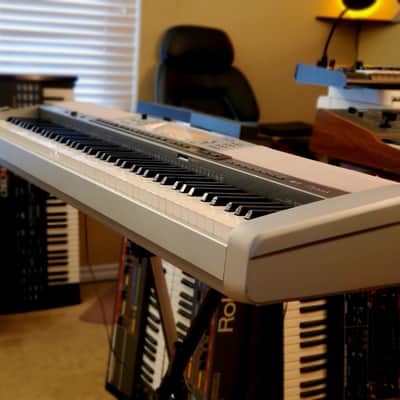 MUST SEE!!! CASIO PRIVIA PX-575R DIGITAL PIANO WITH 88 WEIGHTED KEYS GREAT FOR STUDENTS! image 3