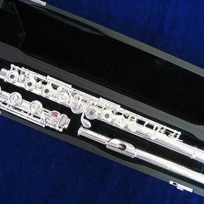 Mint Open Box Pearl PF-665RBE Open-Hole Flute, Silver Head; with Case image 1
