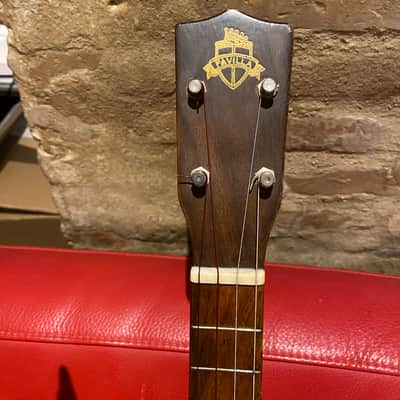 Favilla  Baritone image 4