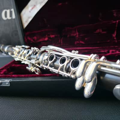 Yamaha YCL-650 Grenedilla  Wood Bb Clarinet Silver Keys - Professional image 15