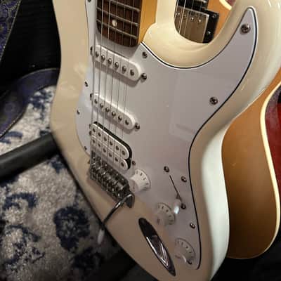 Fender Standard HSS Stratocaster with Rosewood Fretboard 2008 Olympic White image 8