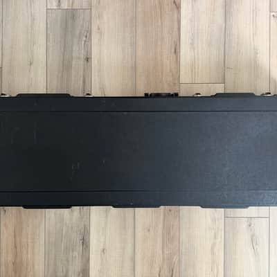 Ernie Ball Music Man Hardshell Case For Bass - Black image 2