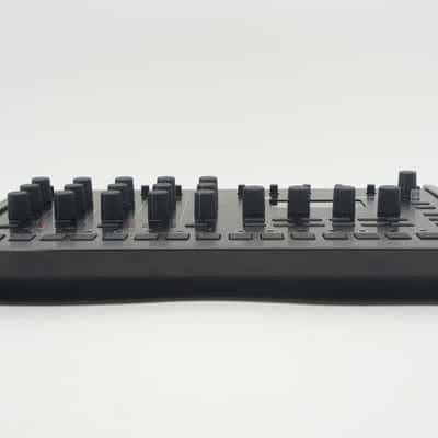 KORG drumlogue Hybrid Drum Machine Analog / Digital Synthesis, Sampler, Sequencer, Effects MINT image 5