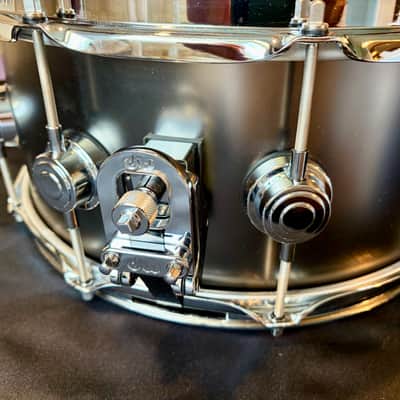 DW Collector's Series Satin Black Over Brass 6.5x14" Snare Drum 2021 - Present - Satin Black with Chrome Hardware image 4