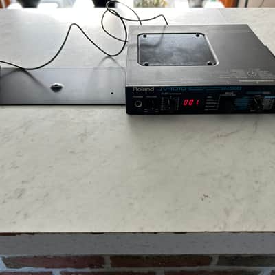 Roland JV-1010 64-Voice Synthesizer Module 1999 - 2003 - Black