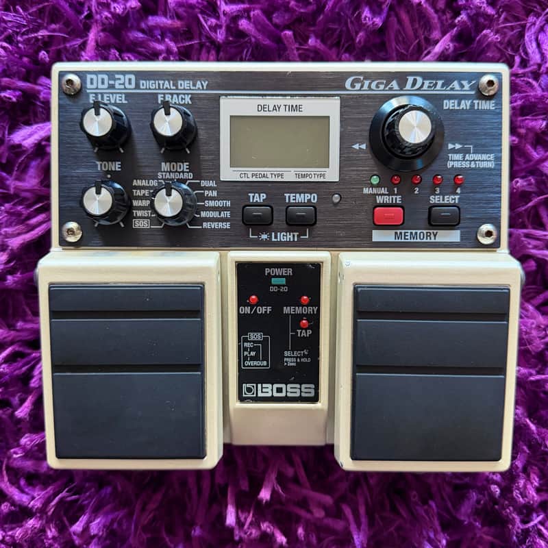Boss DD-20 Giga Delay Twin-Pedal image 1