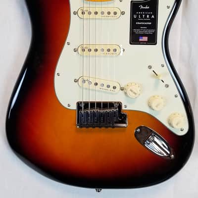 Fender American Ultra Stratocaster, Maple Fingerboard, Ultraburst W/HSC image 3